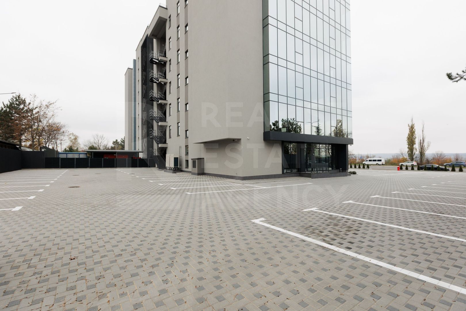 Chirie un complex de birouri ultra-modern, bulevardul Dacia, Botanica - Poză 66