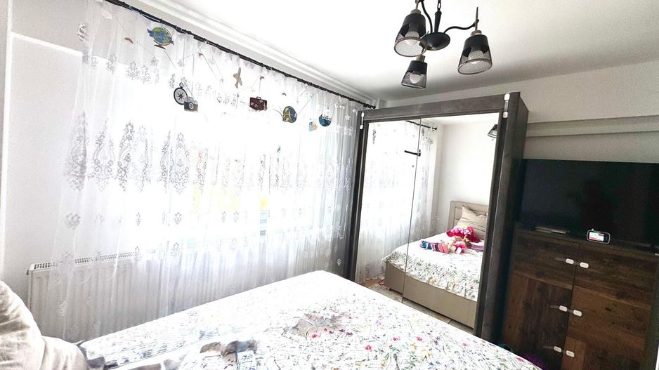 Apartament 2 camere decomandat, etaj intermediar Calea Dumbravii - Poză 2