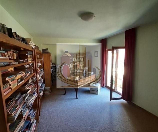 Apartament spațios – ideal locuință sau investiție - Poză 1