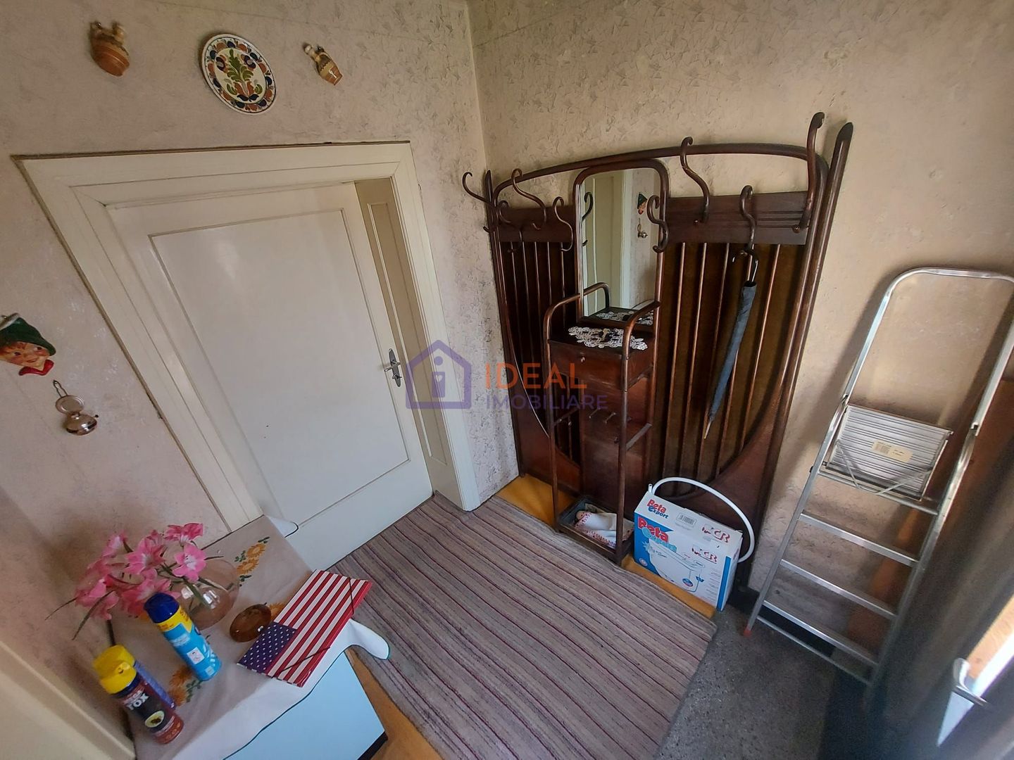 Casa cu 3 camere, zona Trei Stejari - Poză 3