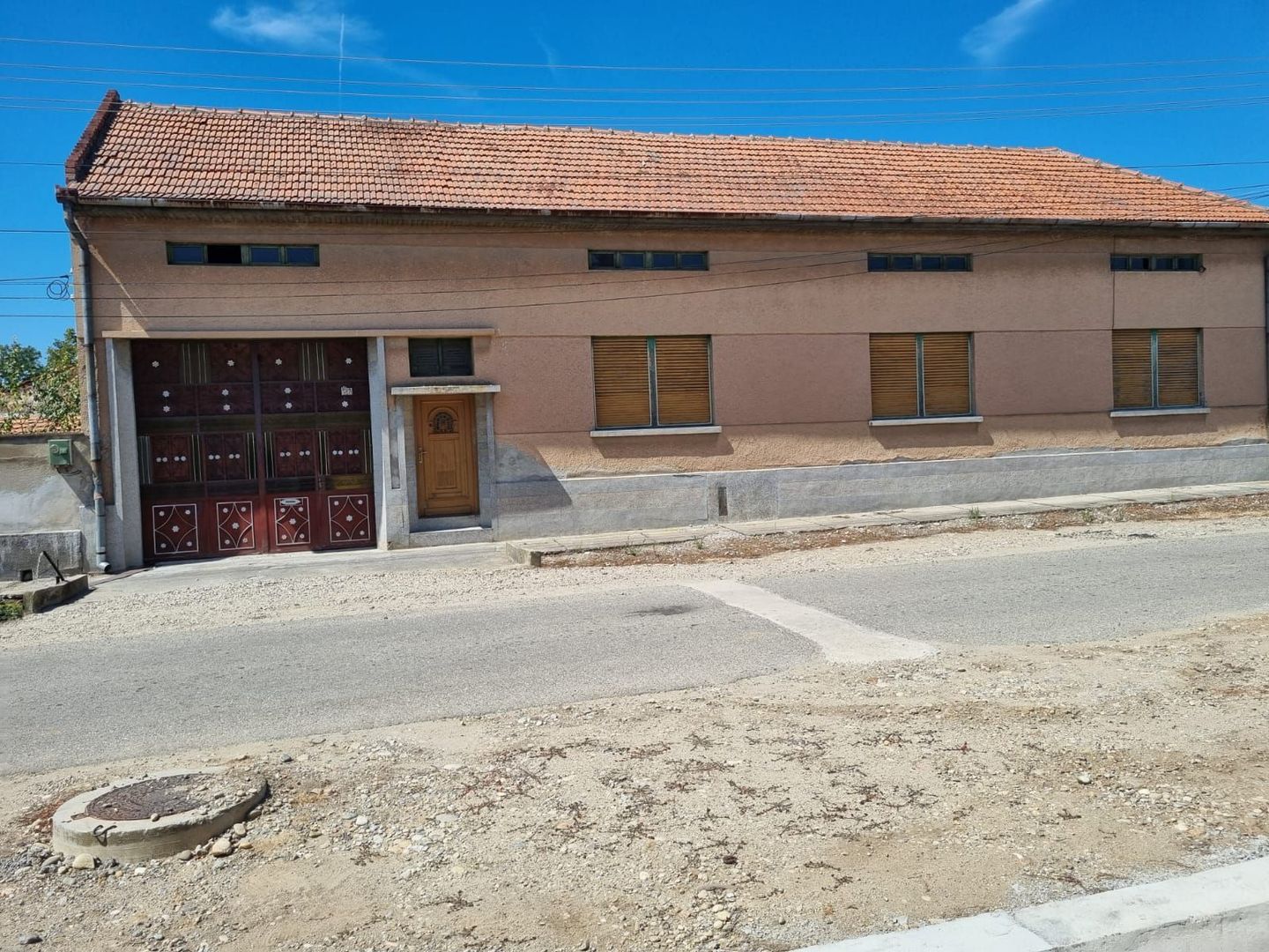 De vanzare casa cu 3 camere in Ciresu - Poză 1