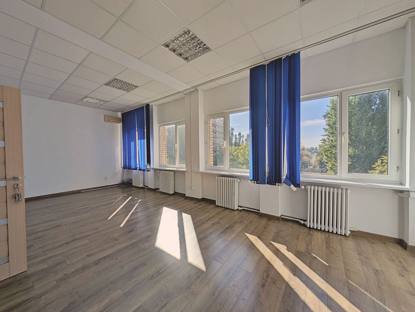 Zero comision, 33 - 374mp birou mobilat Semanatoarea, 5' metrou - Poză 1