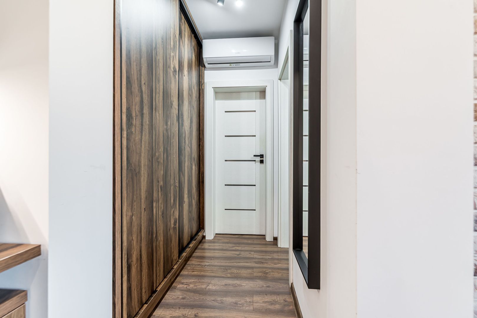 La câtiva pași de mal | 2 camere, 52 mp utili, bloc nou cu lift - Poză 9