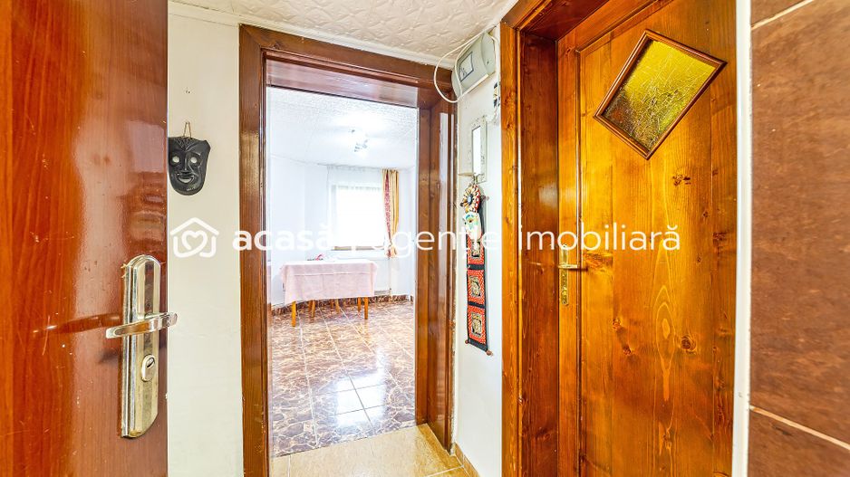 Vandut Apartament cu doua camere, central, la parter. - Poză 7