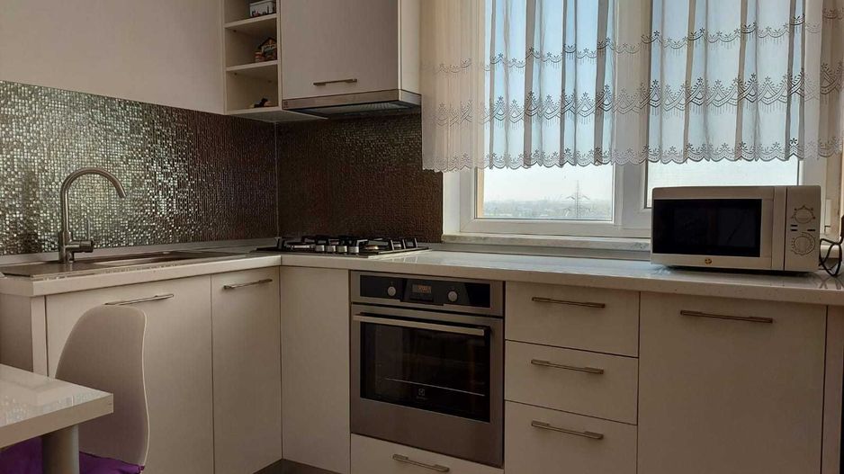 APARTAMENT 2 CAMERE – ZONA SCAFANDRI – VEDERE SUPERBĂ CĂTRE PORT - Poză 4