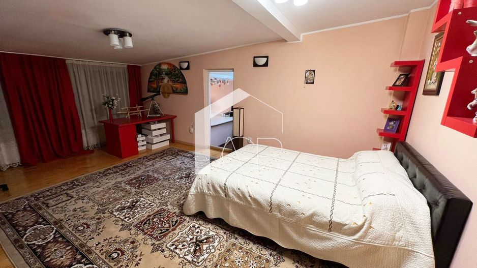 Casa P+M, cu 5 camere, zona Central - Poză 19