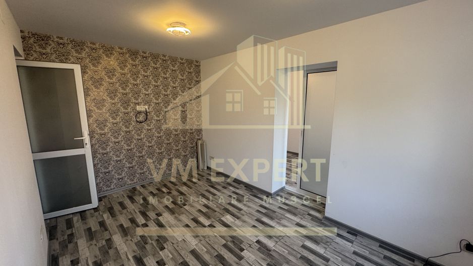 SPAȚU COMERCIAL 34 MP CAMPULUNG VIZAVI DE CENTRU MEDICAL CLUBUL SANATĂȚII - Poză 5