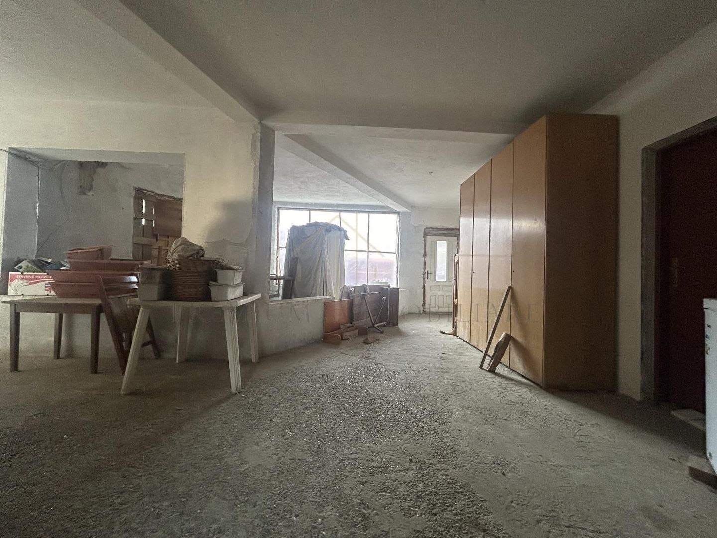 Proprietate multifuncțională cu potențial pentru investiții - Poză 9