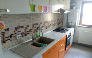 Apartament cu doua camere, decomandat - Bd. Unirii, scoala nr. 10 - Poză 3