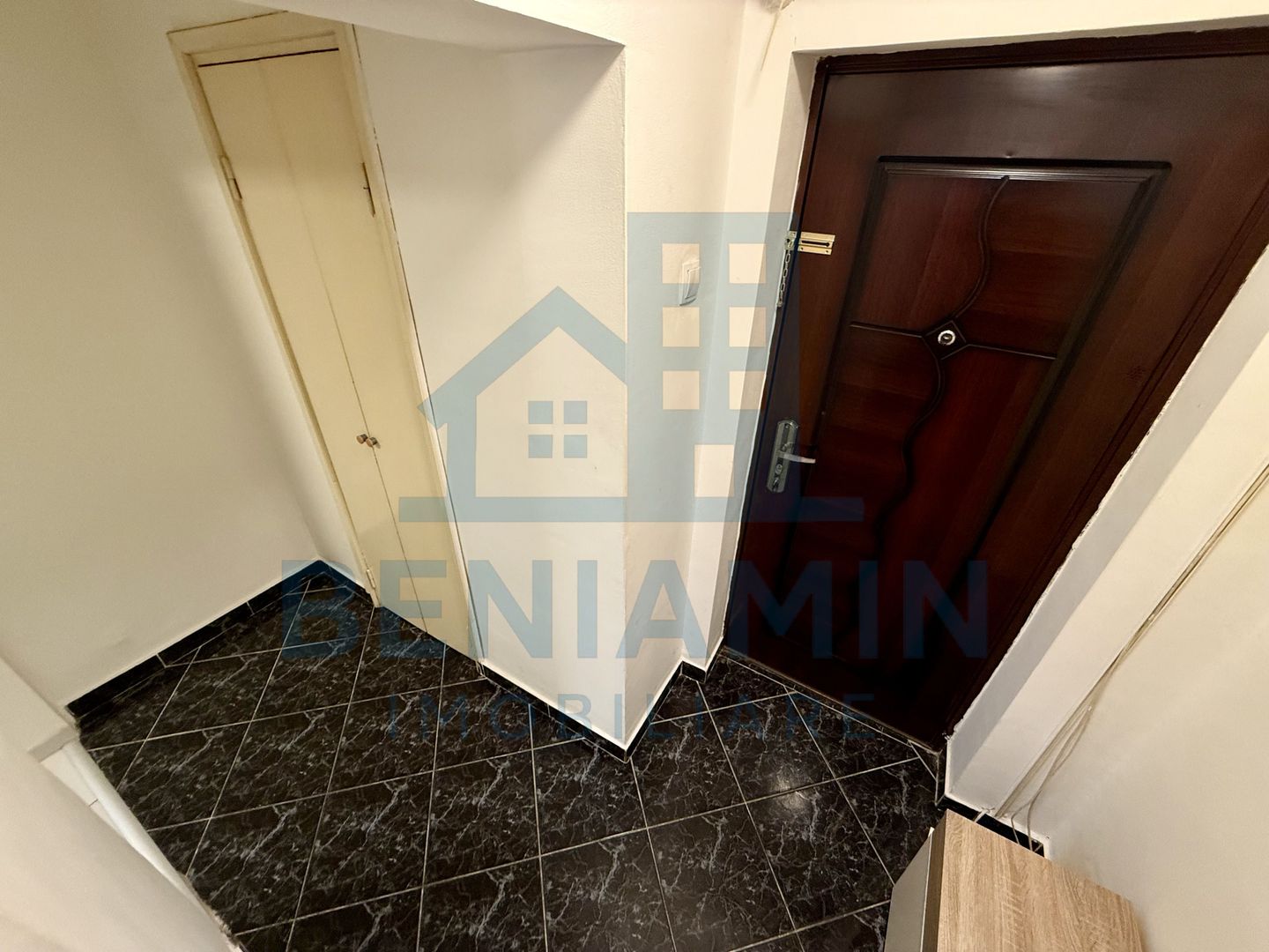 2 camere decomandat - parter - mobilat - utilat - centru - Ramada - Poză 6