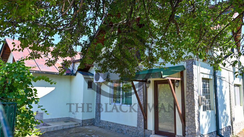 Casa 7 camere de vanzare | Zona Mitica Apostol, Ploiești | Comision 0% - Poză 2