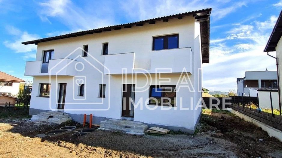 Duplex cu 4 camere si 250 mp de curte, in Selimbar - Poză 1