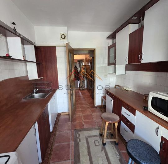 Apartament 2 camere, decomandat, ultracentral, mobilat si utilat - Poză 1
