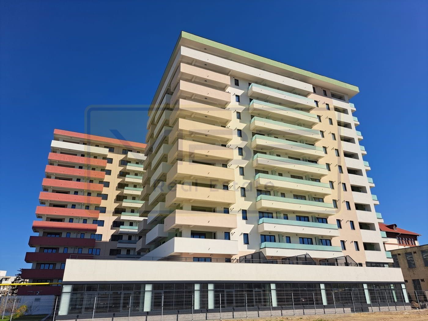 Apartament 2 camere decomandat cu parcare subterana  Unirea Towers - Poză 28