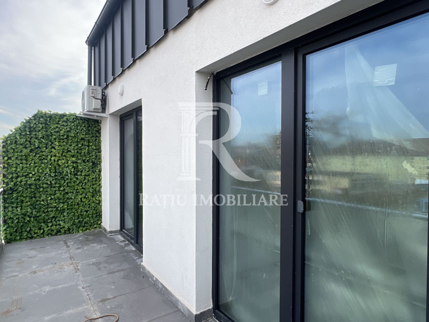 Apartament cu 2 camere tip mezanin | Central | Charm Residence | Oradea - Poză 6