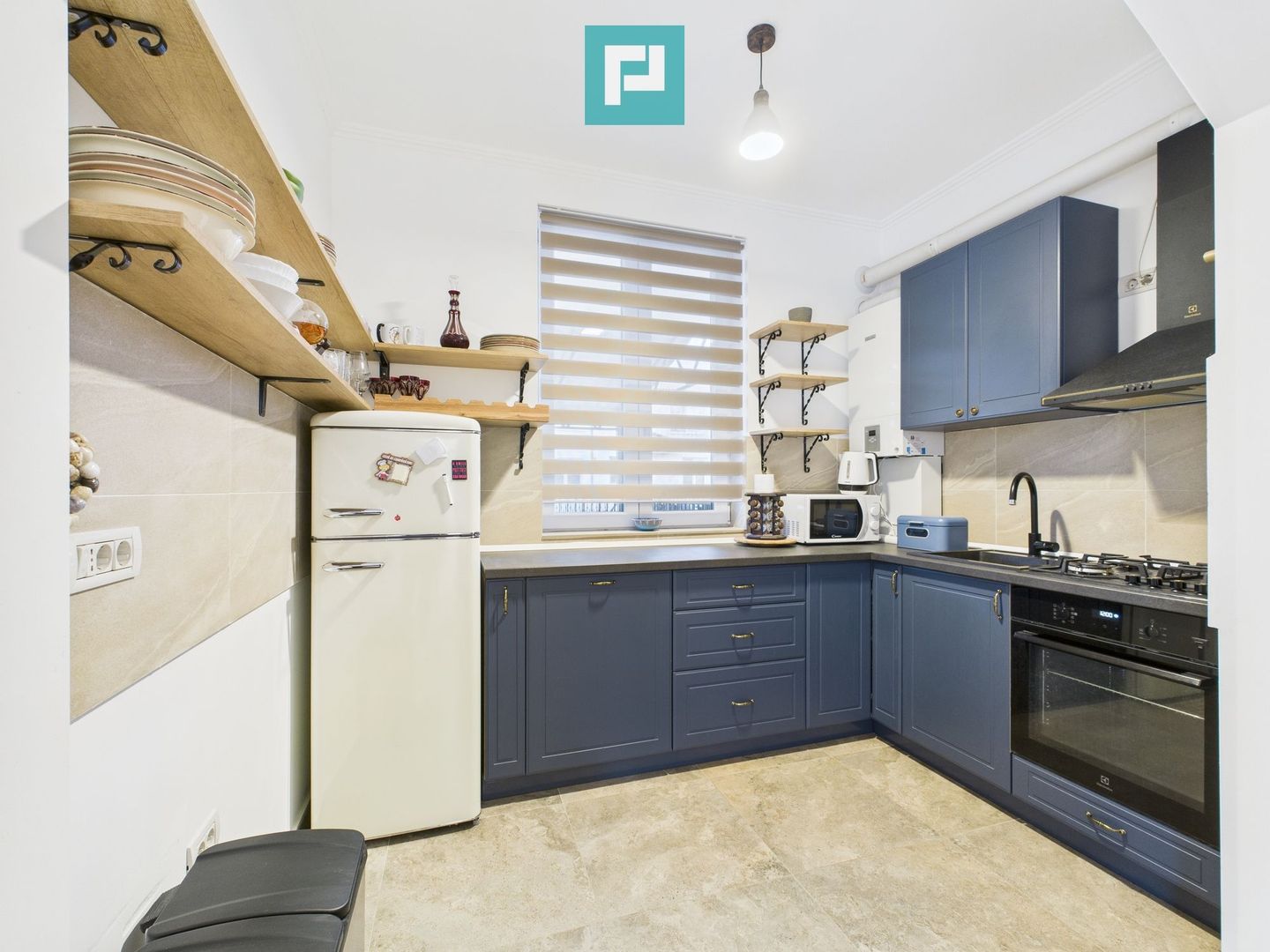 Casă cu 4 camere în Dumbrăvița, langă pădure - Poză 13