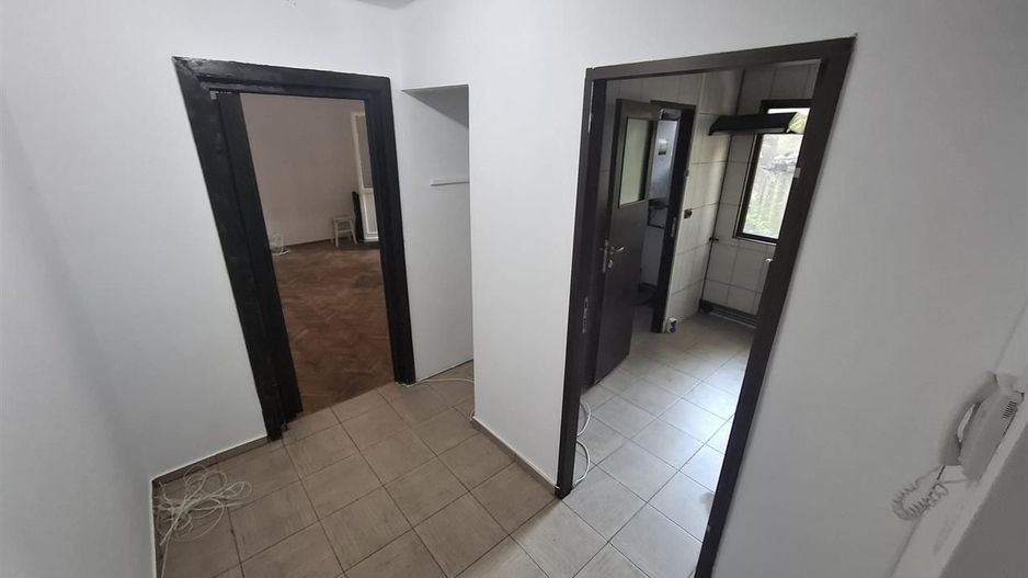 3 cam zona Ghe. Lazar vedere 2 parti centrala pe gaz - Poză 3