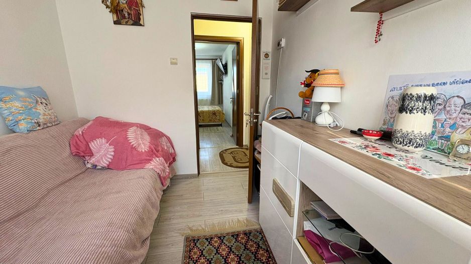 Apartament 2 camere decomandat zona Simeria (lângă piața Dolar) - Poză 6