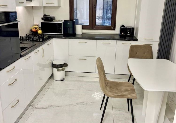 Apartament 2 camere zona Basarabiei - Sld. Tina Petre - Poză 1