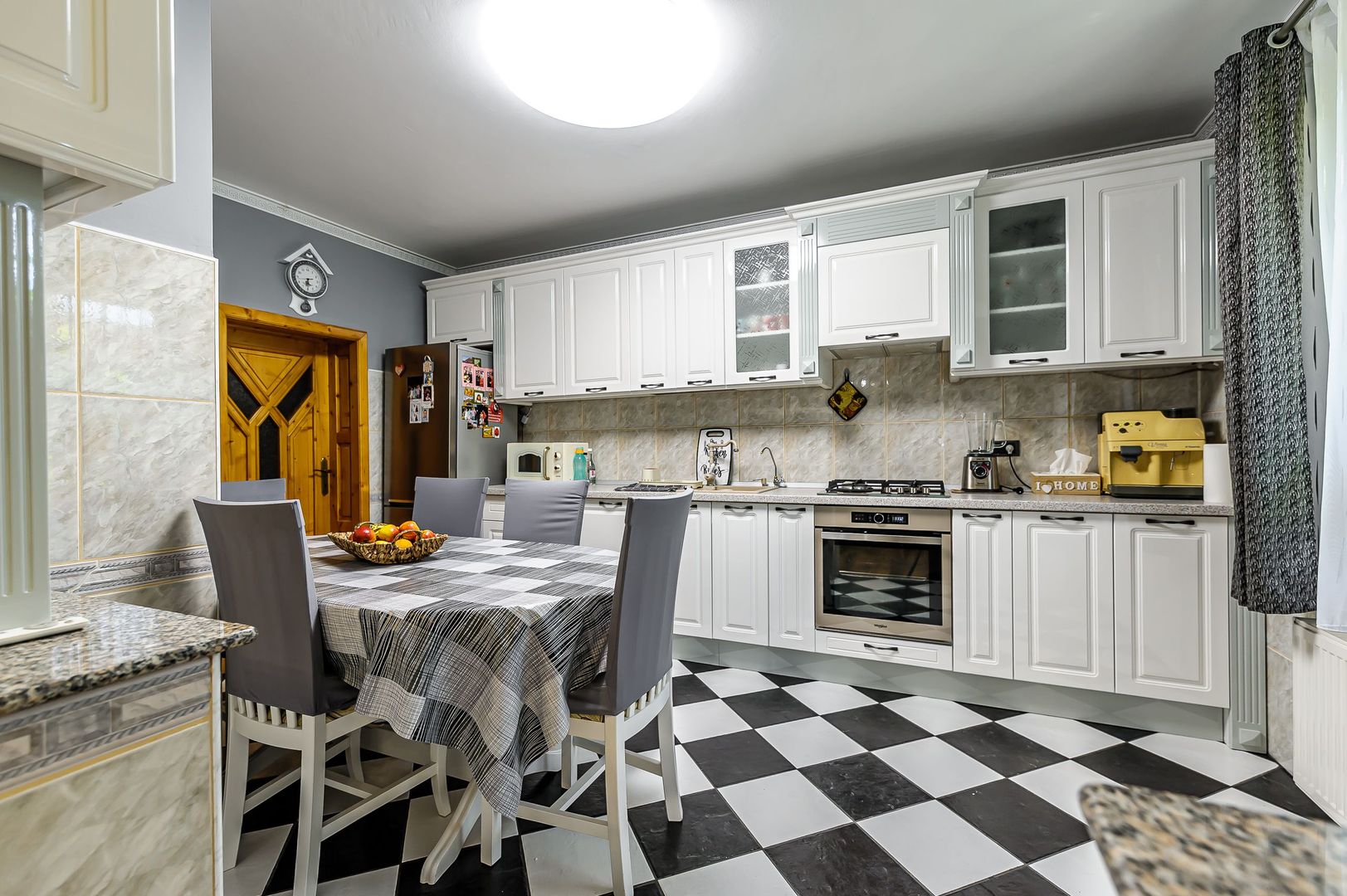 Oază de verdeață în Arad, cartier Pârneava. - Poză 3