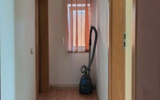 Apartament la mansardă 3 camere Vasile Aron - Poză 1