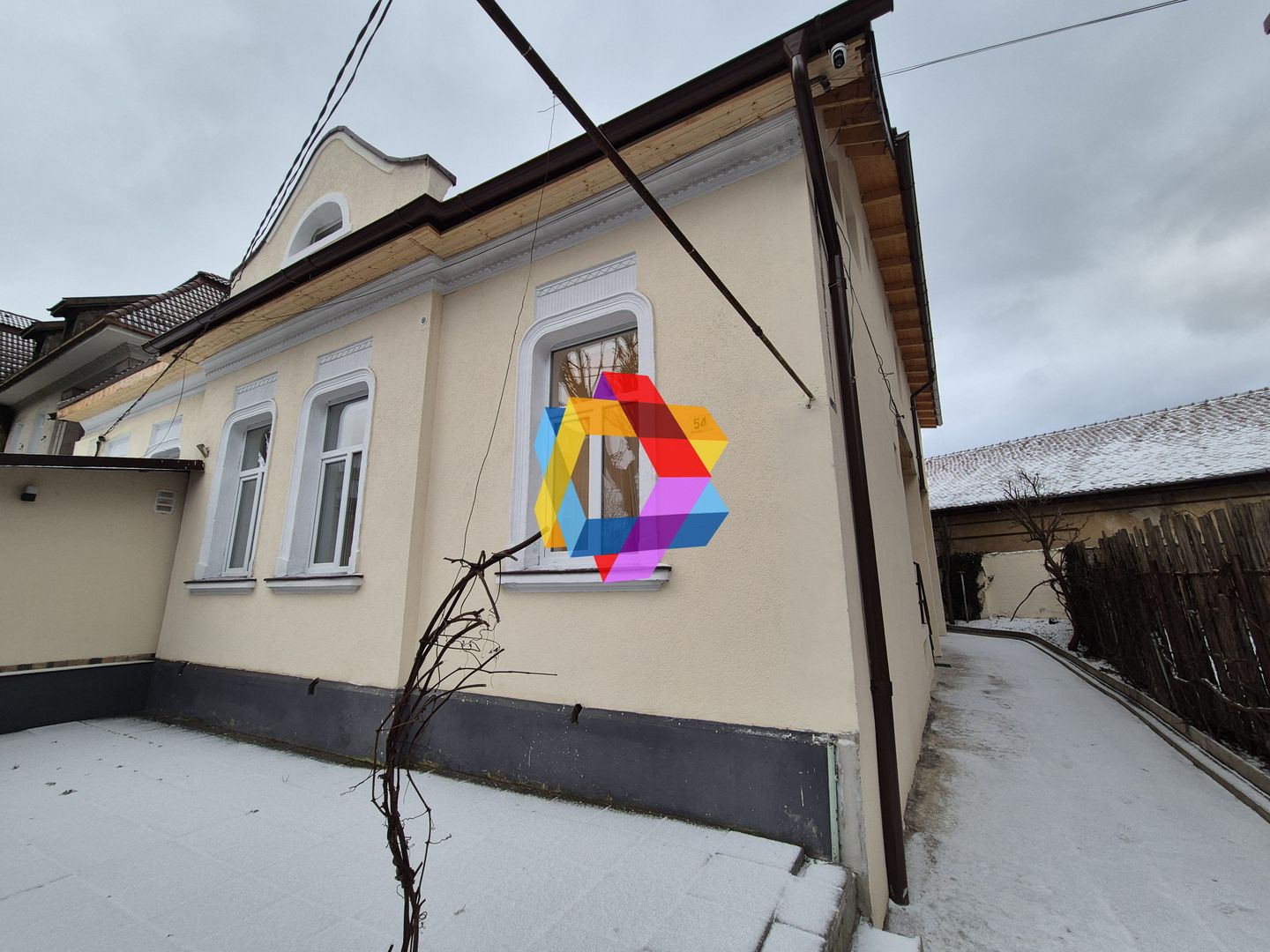 Casa de vânzare zona Centrală - 225 mp - Poză 2