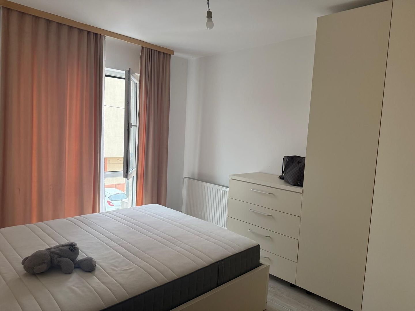 AP. 3 CAMERE- PARCARE INCLUSA, BUCATARIE INCHISA, CENTRALA PROPRIE - Poză 3