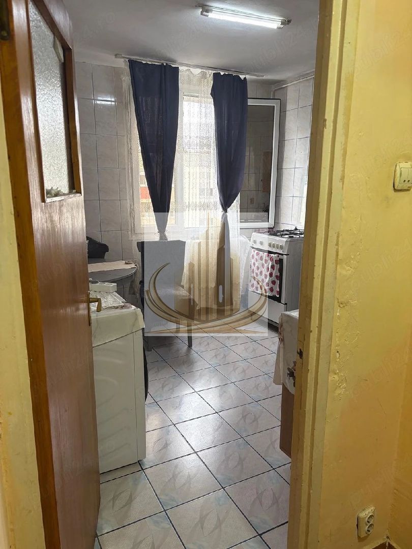 Apartament cu 2 camere decomandat - Poză 3