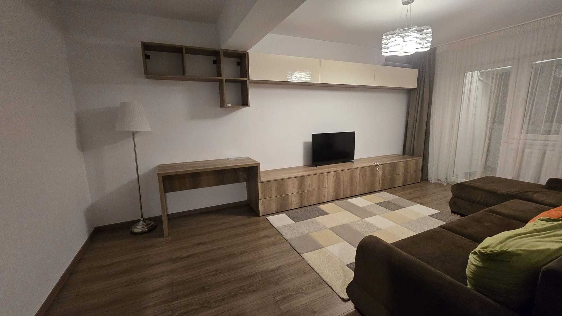 Apartament 3 camere de închiriat Apărătorii Patriei - Poză 2