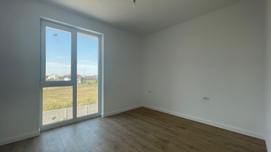 Duplex separat prin camera tehnica - 5 camere - Mosnita Noua - Poză 10