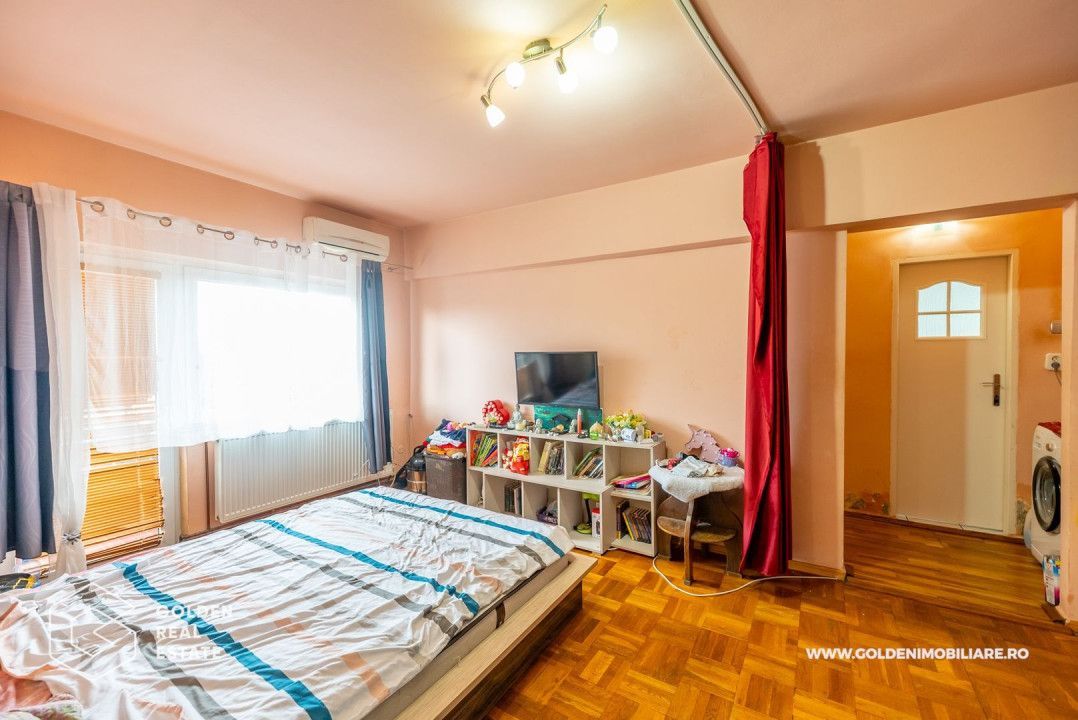 Apartament 3 camere, etaj 2, str Poetului - Poză 2