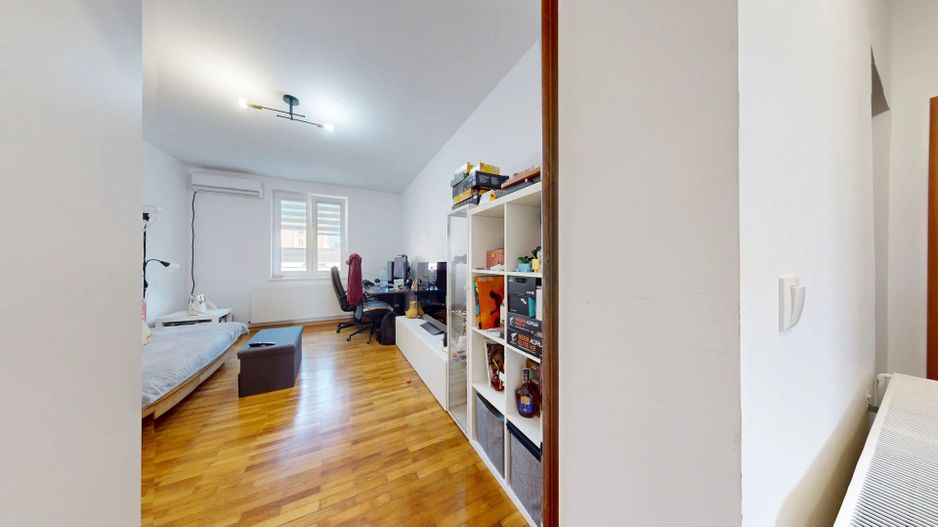 Apartament decomandat langa liceul de informatica,vanzare sau schimb - Poză 1