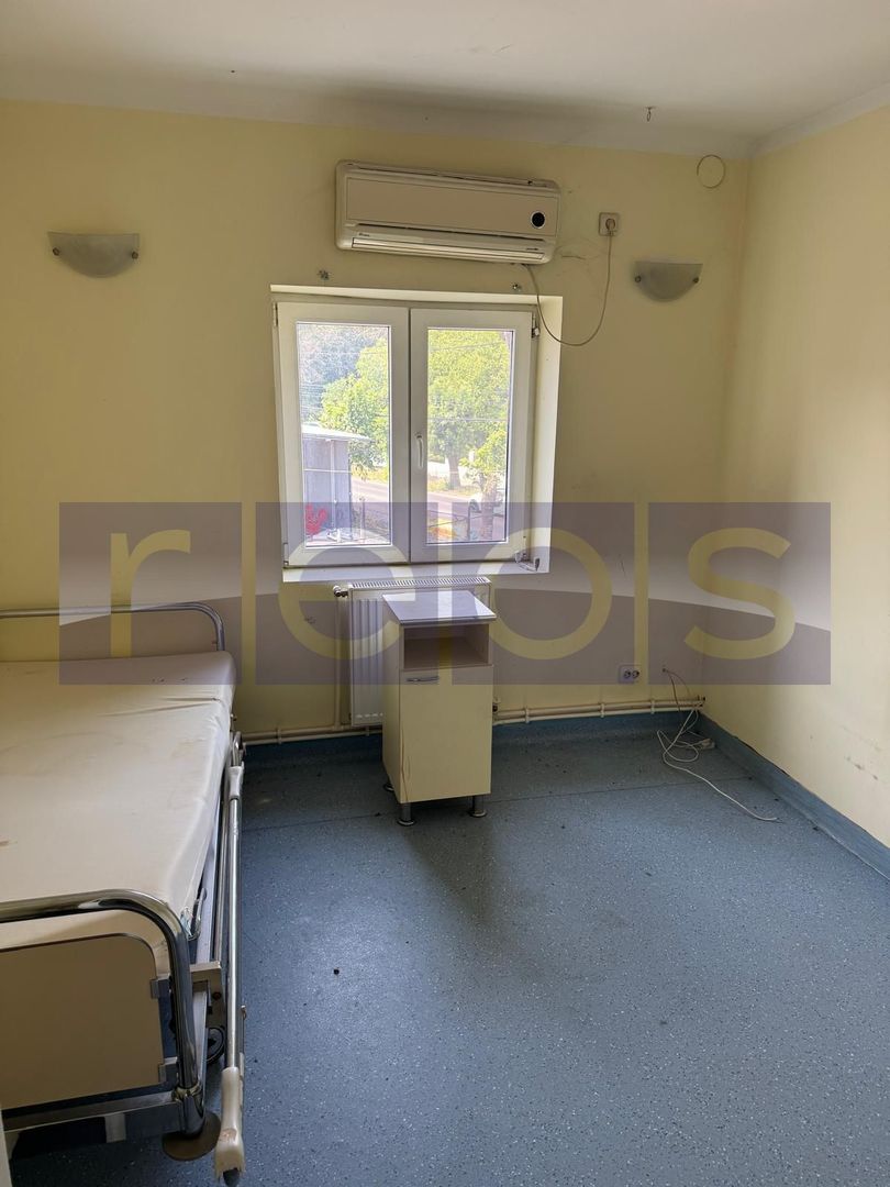 DE VÂNZARE VILĂ | OPORTUNITATE DE INVESTIȚIE | PRETABILĂ CENTRU BĂTRÂNI - Poză 32