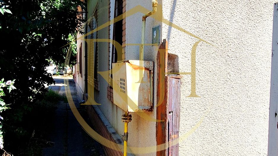 Oferim spre vanzare casa + teren, zona Sagului,  Necesita renovare - Poză 2