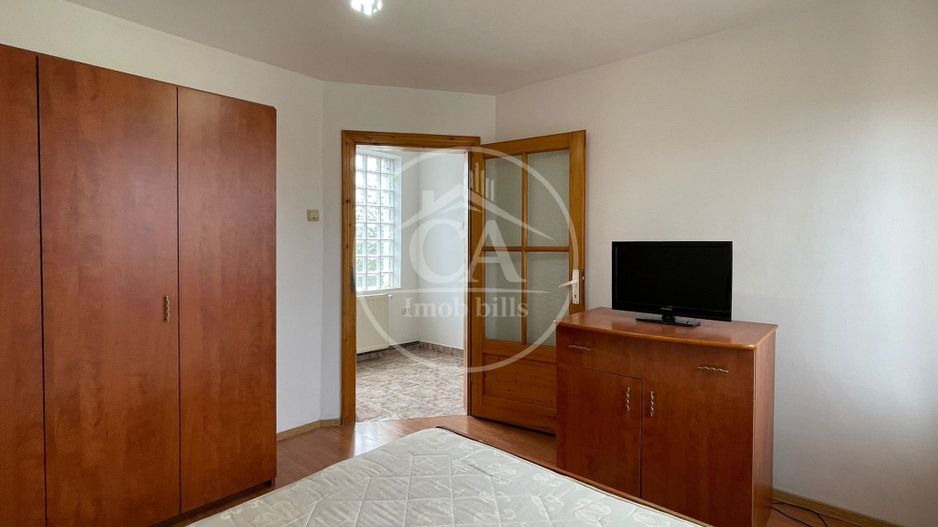 Casa de vânzare cu 8 camere de tip P+E+M in zona Rogerius, Oradea - Poză 20