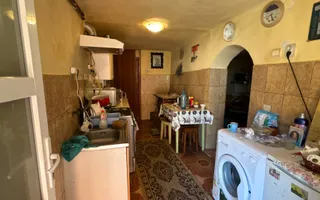 Doua case de vanzare 75 M² + curte 720 M² Piata Kalvin - Poză 11