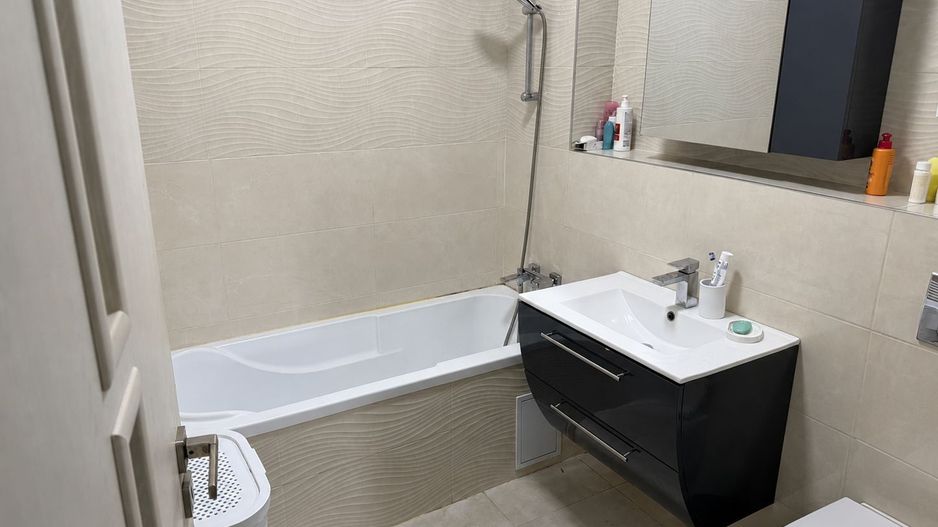Apartament modern cu 3 camere de inchiriat in zona ultra-centrala - Poză 5