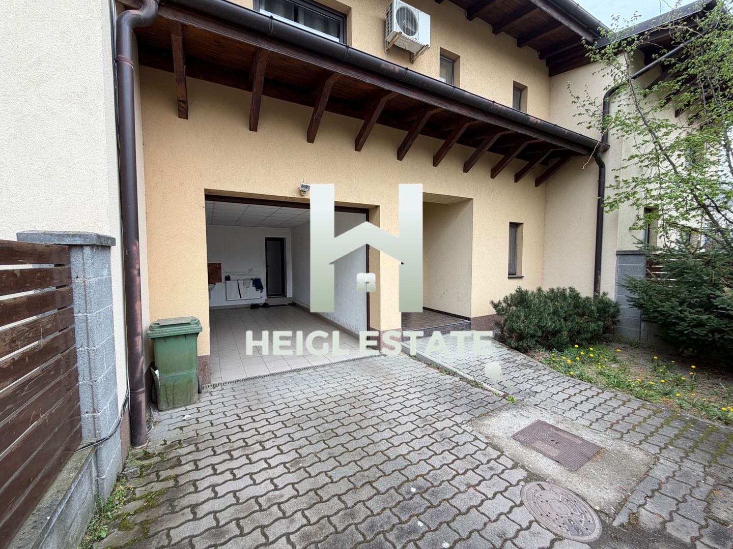 Casa cu 4 camere mobilata cu garaj in zona Braytim Muzicescu - Poză 1