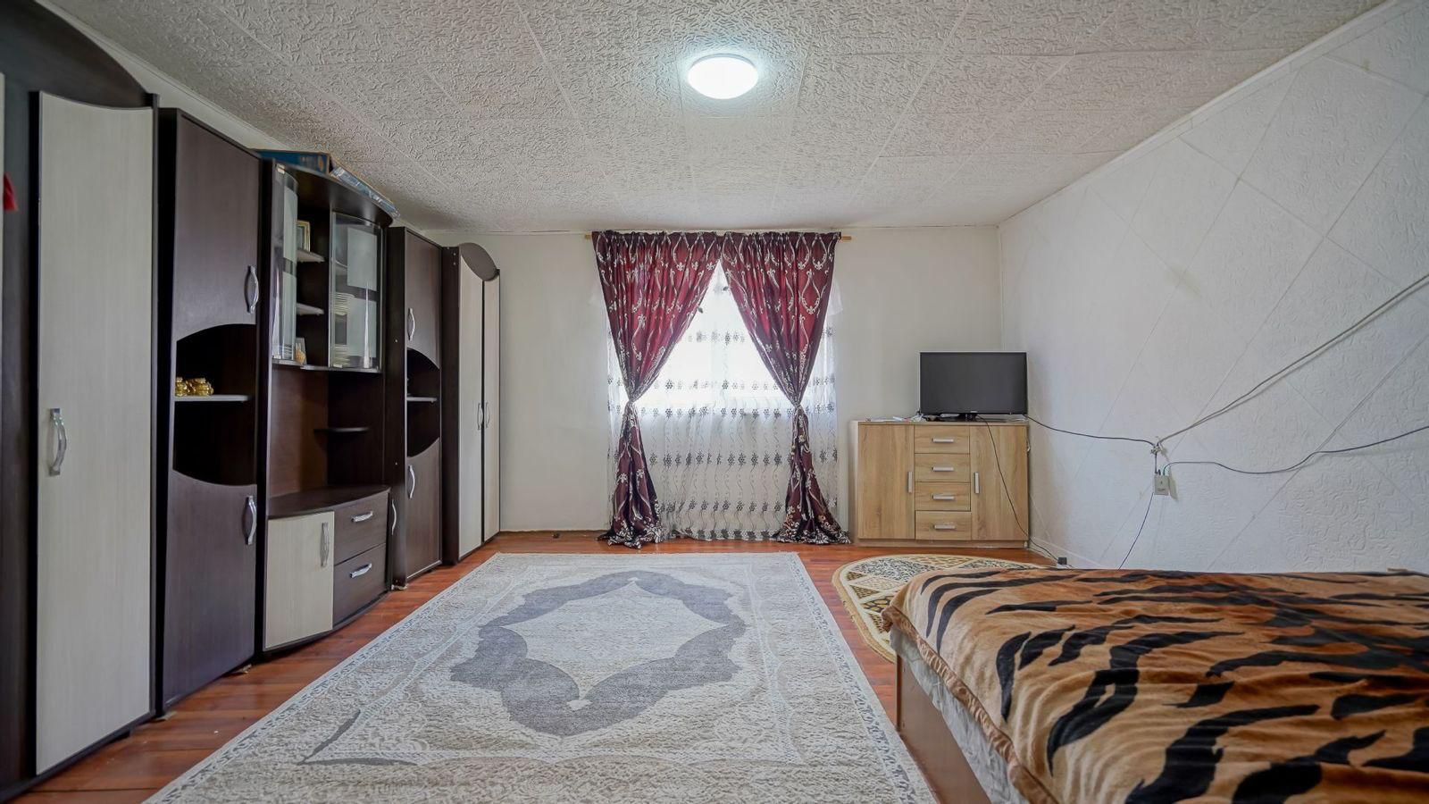 Casă bătrânească cu 3 camere la vânzare - Sânpetru - Poză 8
