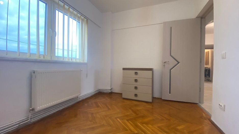 Închiriere apartament cu 4 camere, spatiu generos– Centru, Târgoviște - Poză 6
