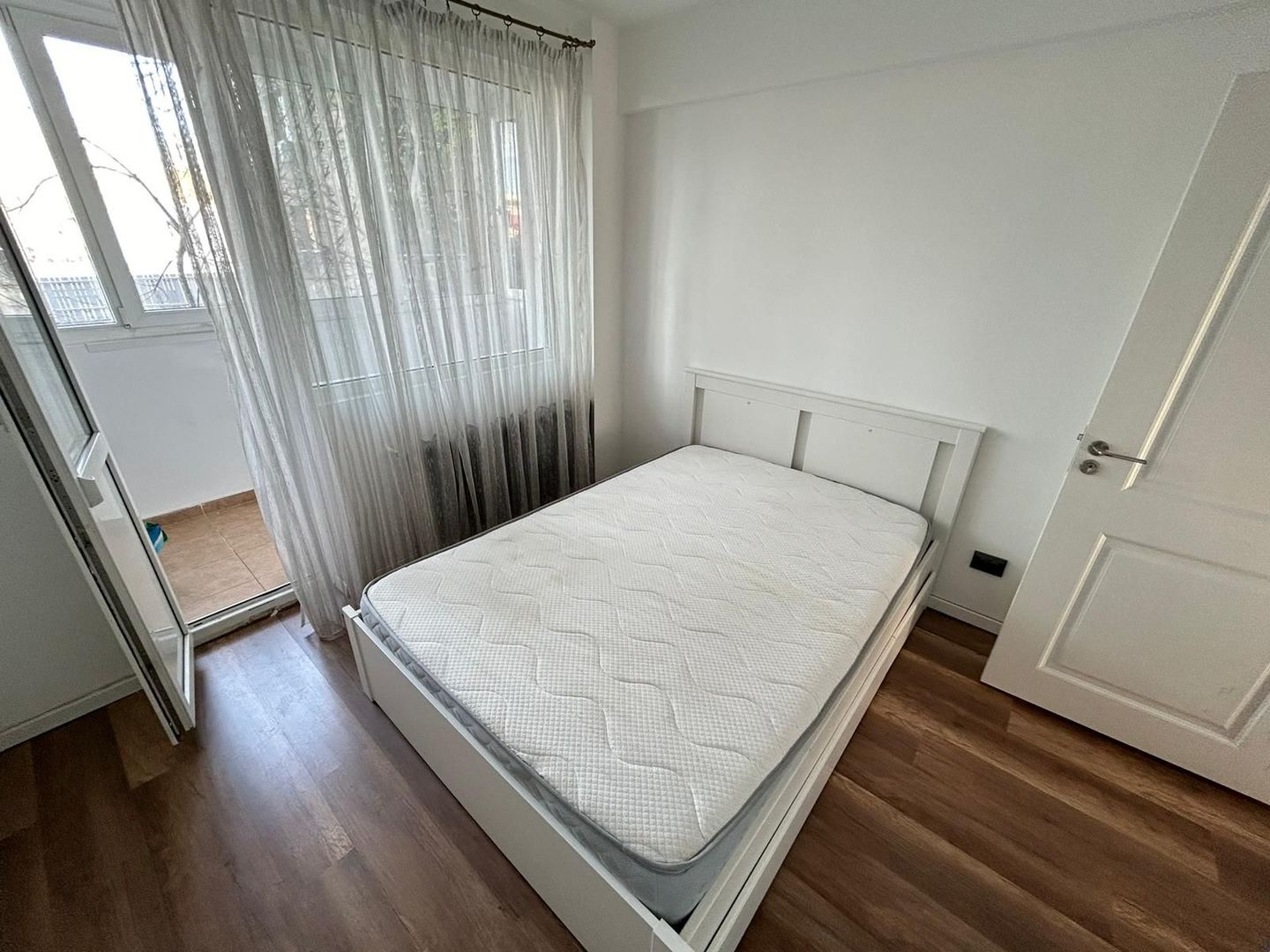 APARTAMENT 3 CAMERE 1 MAI | METROU - Poză 4