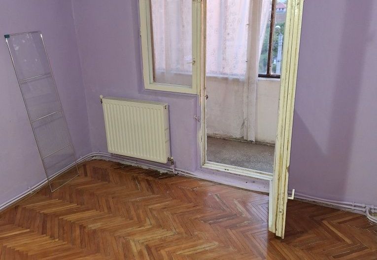 Vănd apartament 3 camere - Poză 2