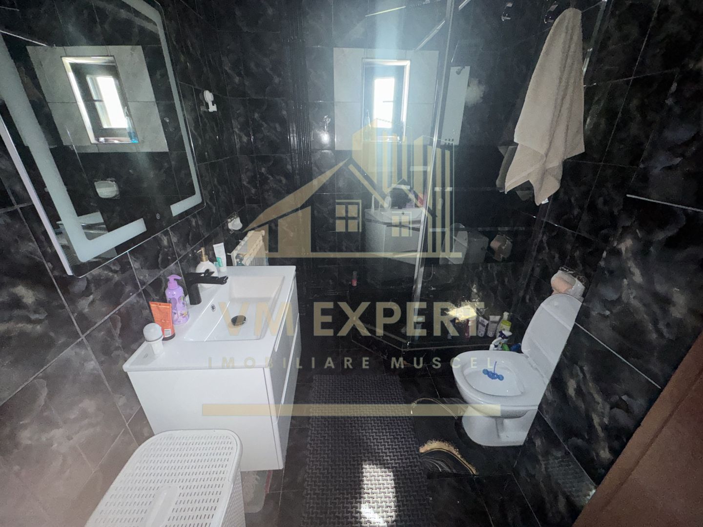 VILA S+P+E-306 MP, TEREN 2078 MP, CAMPULUNG - Poză 52