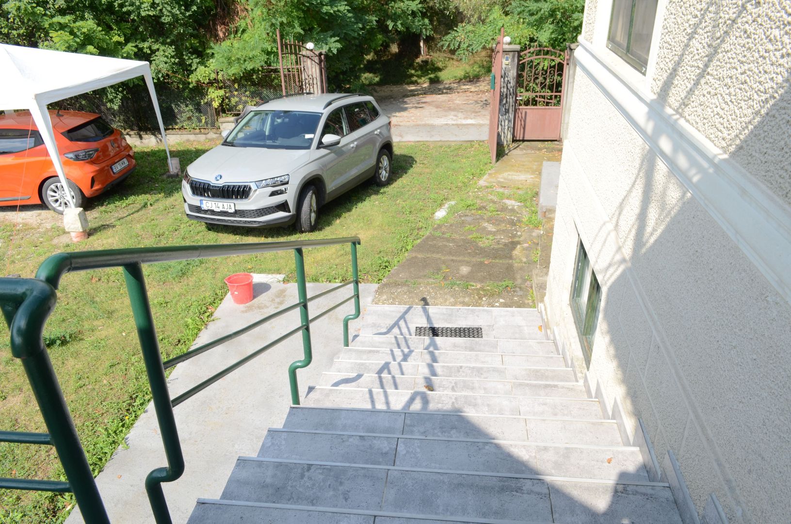 Casa renovata la tara complet mobilata si utilata - Poză 20