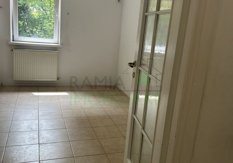 Apartament 3 camere decomandat cu 2 băi, beci și loc de parcare - Poză 3