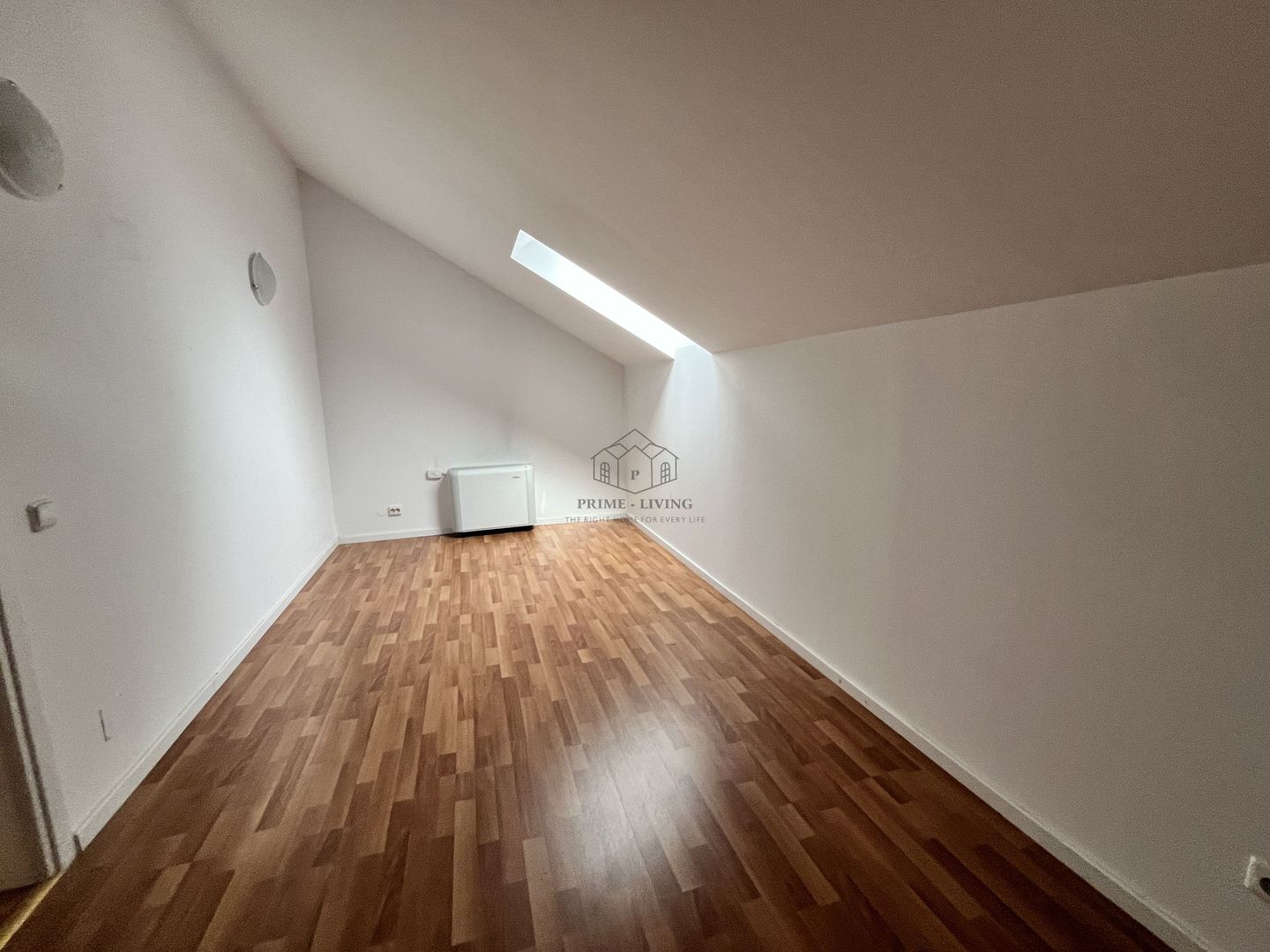 VILA CU 5 CAMERE LA INCHIRIERE PE MALUL LACULUI STRAULESTI - Poză 16