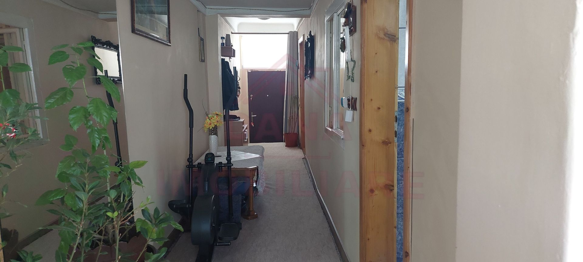 1\2 DUPLEX, DE VÂNZARE, 4 camere\CARANSEBEȘ\ ZONĂ CENTRALĂ\JUD.CS - Poză 8