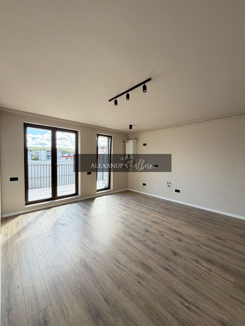 Apartament 2 camere, terasa, etaj intermediar, garaj, Eroilor - Poză 2