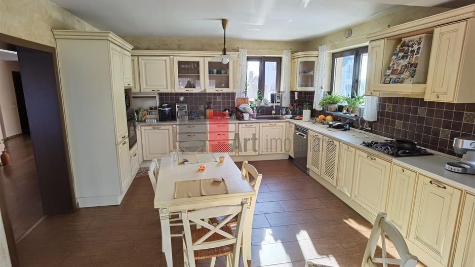 VIla 11 Camere Cernica - Poză 21