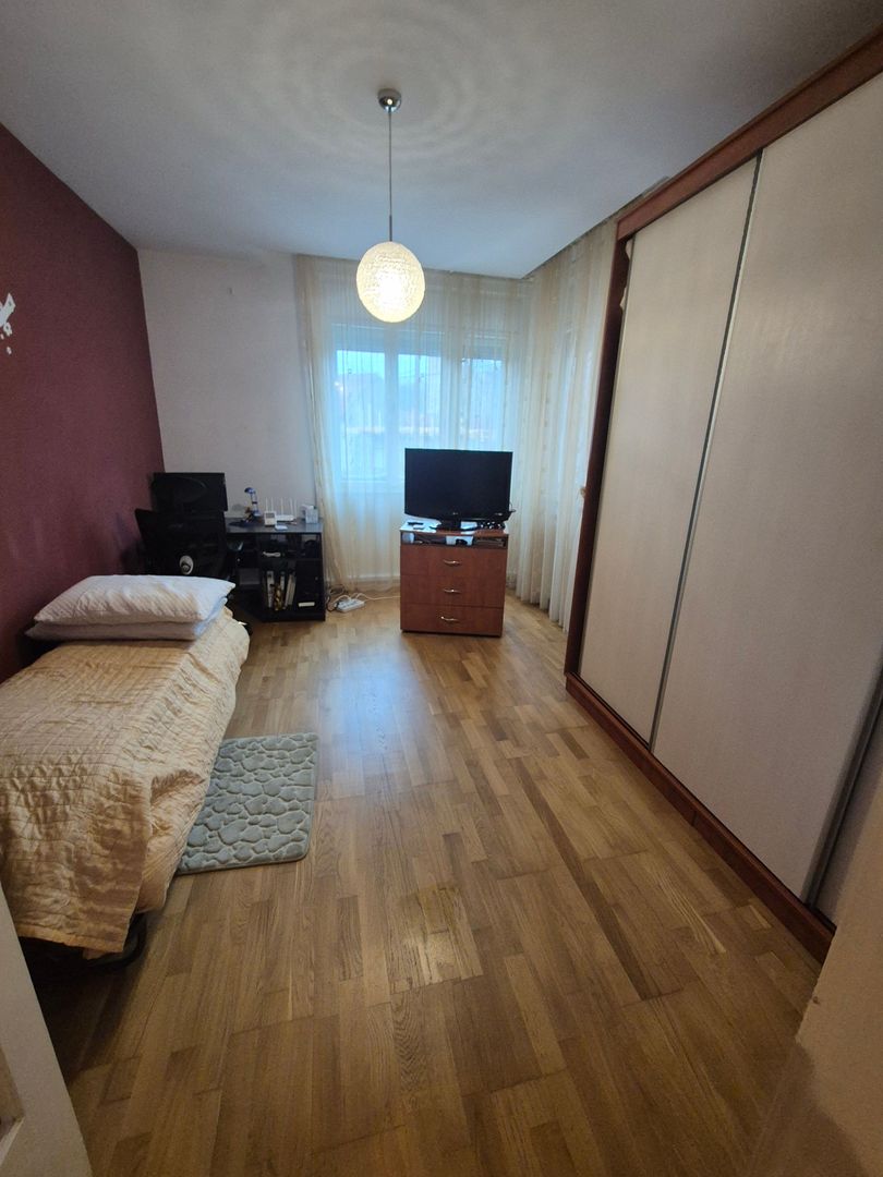 Vand casa 2 camere Moroasa - Poză 7